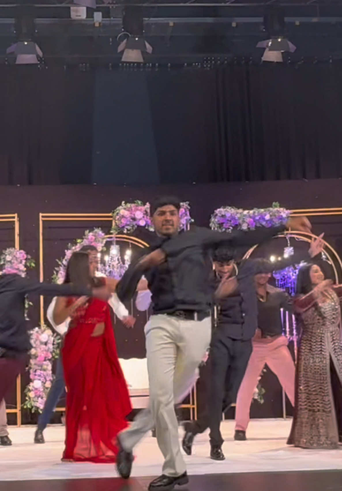 Peelings ✨ #peelings #pushpa2 #tamiltrend #tamil #mallu #mallutrend #telugu #telugutrend #dance #alluarjun #rashmika #tamilwedding #energydance #tamiltrend #tamildance #telugudance #weddingdance #indianwedding 