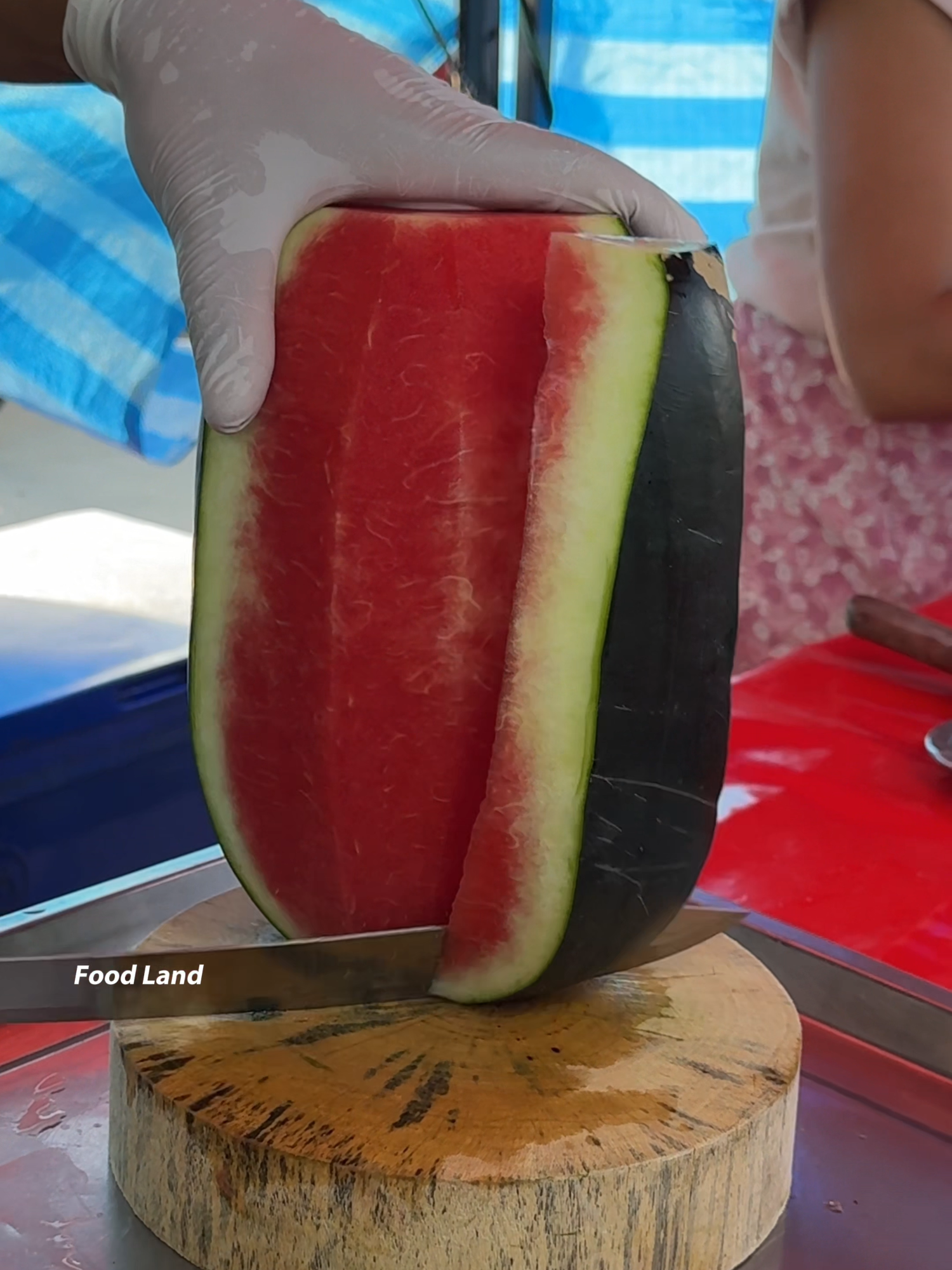 The ultimate skill in peeling watermelon . Shop name: แตงโมผล 📍Location: Hua Sanam Bin Market, Sriracha, Chon Buri, Thailand. ⏰Open: 3 PM - 9 PM #asmr #fruit #foodland