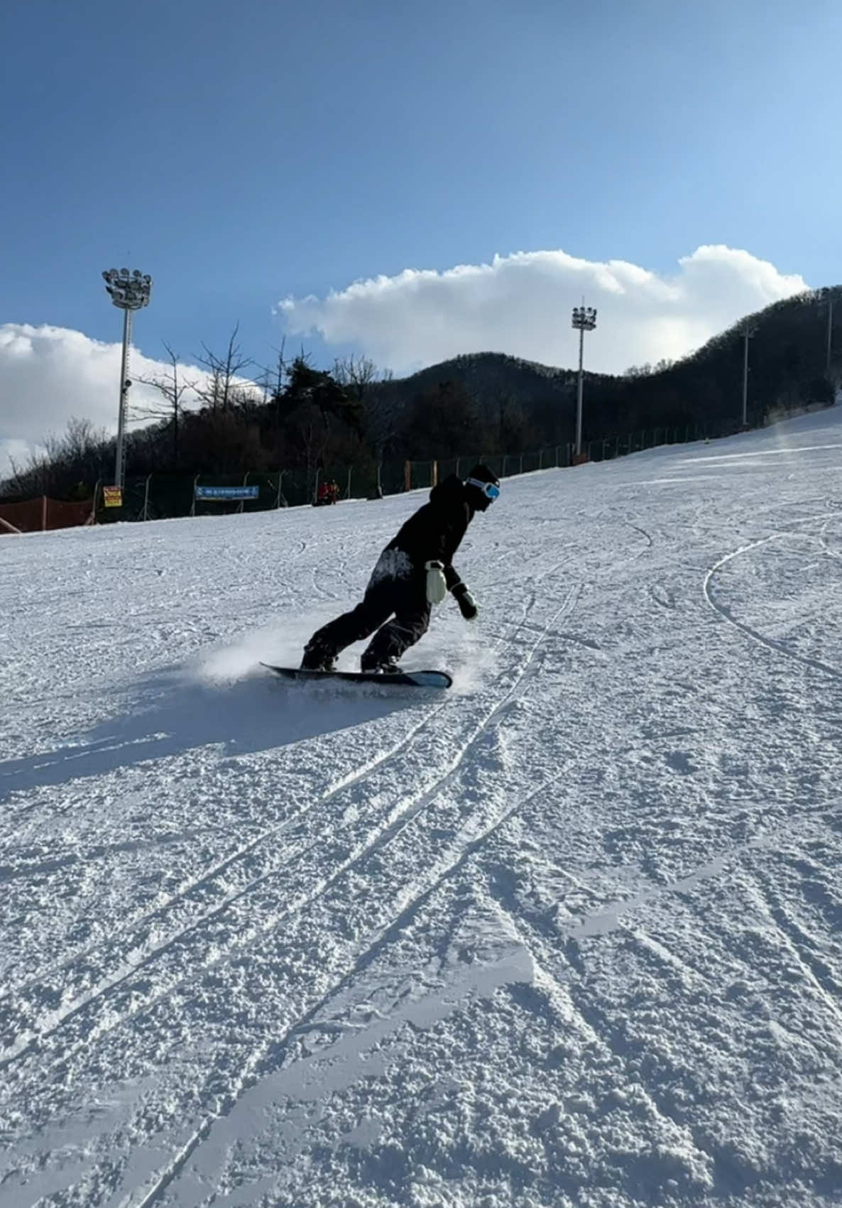 EL NJUNGKEL 🗿🤟🏻      #snowboarding #skiing #winter #fypシ #pmikorea🇮🇩♡🇰🇷 #tkikorea🇰🇷🇮🇩 #fyp #foryou #CapCut 