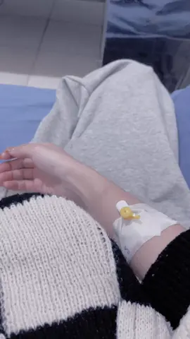 #xh #mộtchútbuồn  ngày xưa còn nội thì chả bao giờ phải một mình kể cả là đi viện. Giờ thì m2 tết tủi thân lên viện một mình bác sĩ hỏi người nhà cũng không biết trả lời sao 😞