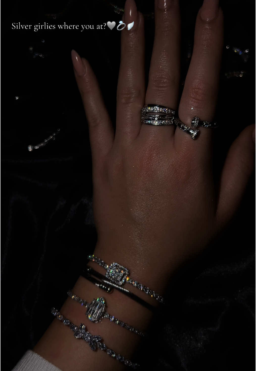Our beautiful silver stack, luxury and elegance in one🩶💍🪽check our insta to order.          #foryou #foryoupagе #fyp #voorjou #voorjoupagina #jewelry #beauty #diamond #elegant #furdich 