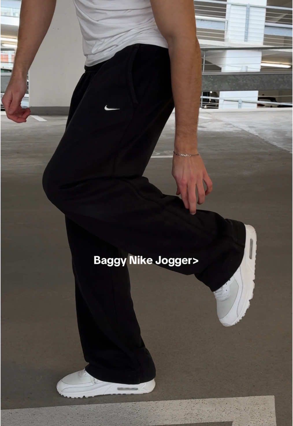 Neeeed this Baggy Nike😍 #vintage #baggy #jogger #vintagefashion #nike #streetwear 