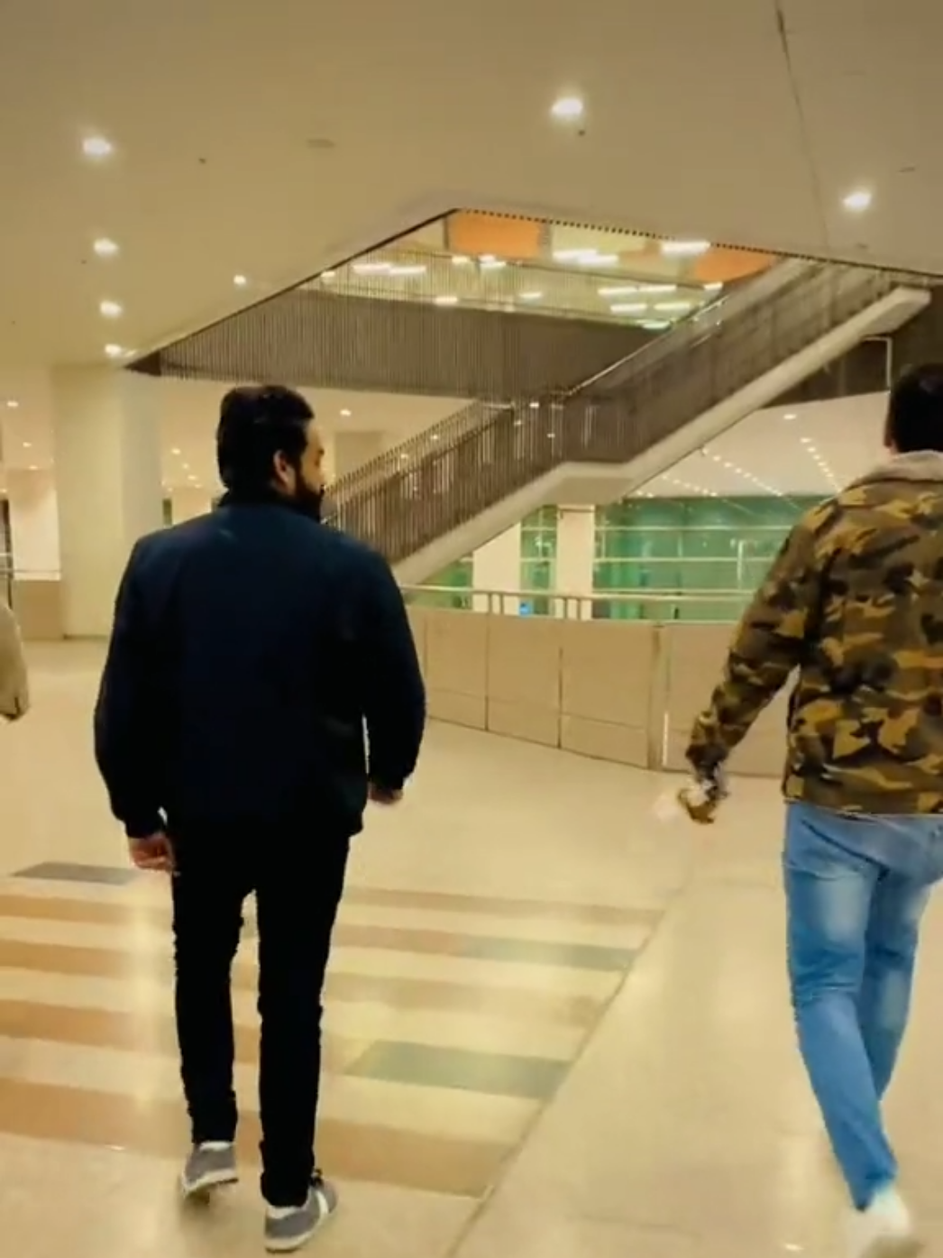 لوٹ اے ہیں ہم محفل میں  Bilal Rocky 