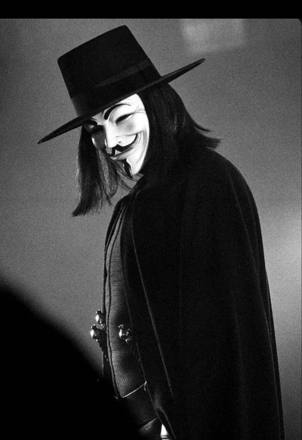 🎬 V for Vendetta (2005) Such a great movie 🤌🏼#movies #tik_tok #series #cinema #moviescene #vforvendetta 