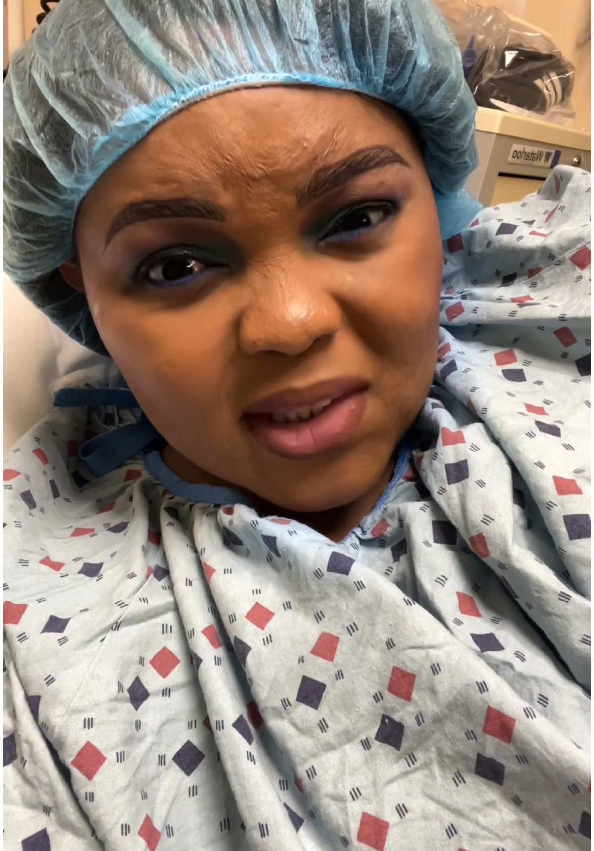 Chit chat while I get ready for my cerclage surgery and tell you my vulnerability with my weight and my experience. It’s gonna be a long but interesting and learning video. And yes this time i decided to wear a makeup to get a different experience and i love it. So don’t come asking questions like u wear a makeup to the hospital? Yes I did and i love it. #pregnant #momlife