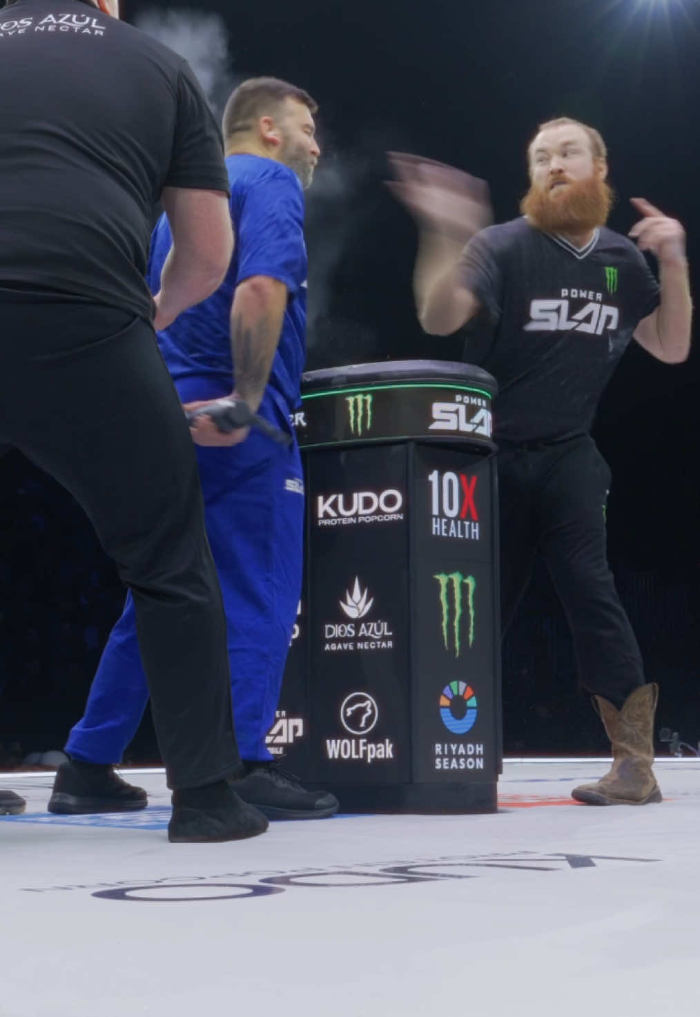 #ANDSTILL 🏆 Wolverine ends it in the first round 😳 Tune into #PowerSlap11 NOW @موسم الرياض | #riyadhseason