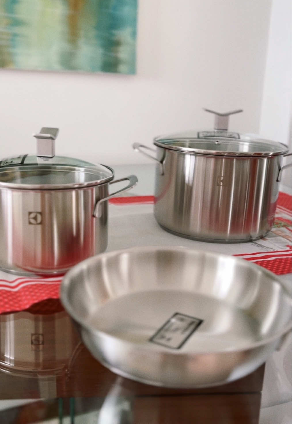 Novo Conjunto de Panelas da #Electrolux chegou! 🍳#unboxingvideo #electrolux #cozinha #cozinhatiktok #foryoupagе 