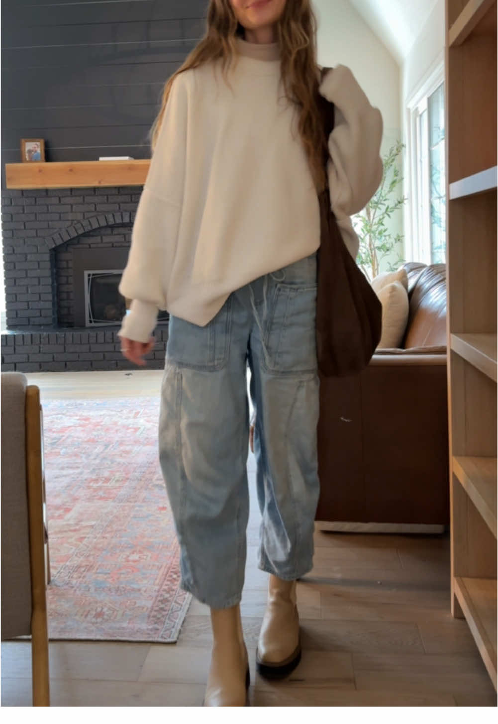 gloomy day☁️ had to wear some of my favorite staples🫶🏻 comfy mom ootd for running errands #OOTD #winteroutfit #MomsofTikTok #momstyle #momof2 #casualoutfit #casualstyle 