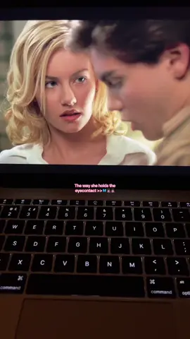 The girl next door🍿💻// pretty blonde girl #netflix #series #viral #teen #recomendation 