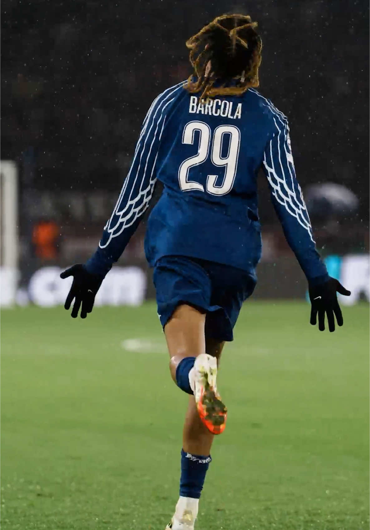 🪽❤️💙 2️⃣9️⃣ @psg  📷©️Ro #psg #championsleague #barcola