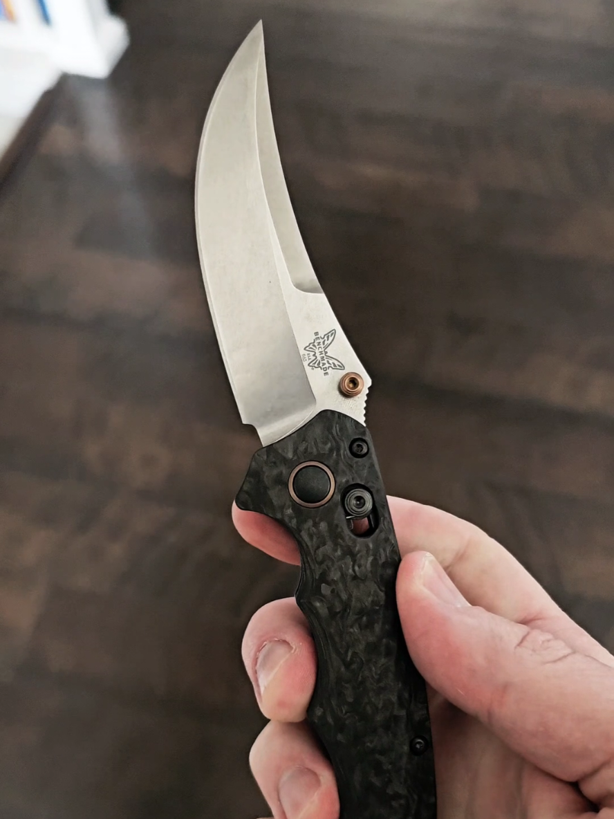 The new Benchmade Mini Bedlam is NASTY! #benchmade #knife #pocketknife #foldingknife #blade #collection #collect #knifecollection #knivesoftiktok #knifetok #metalcomplex #edcknife #wicked #knives 