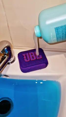 JBL Go 4 + Soap = 🫧 #jblgo4 #soap #jbl #jblsoap #basstest #viral #fypppppppppppppp #satisfying