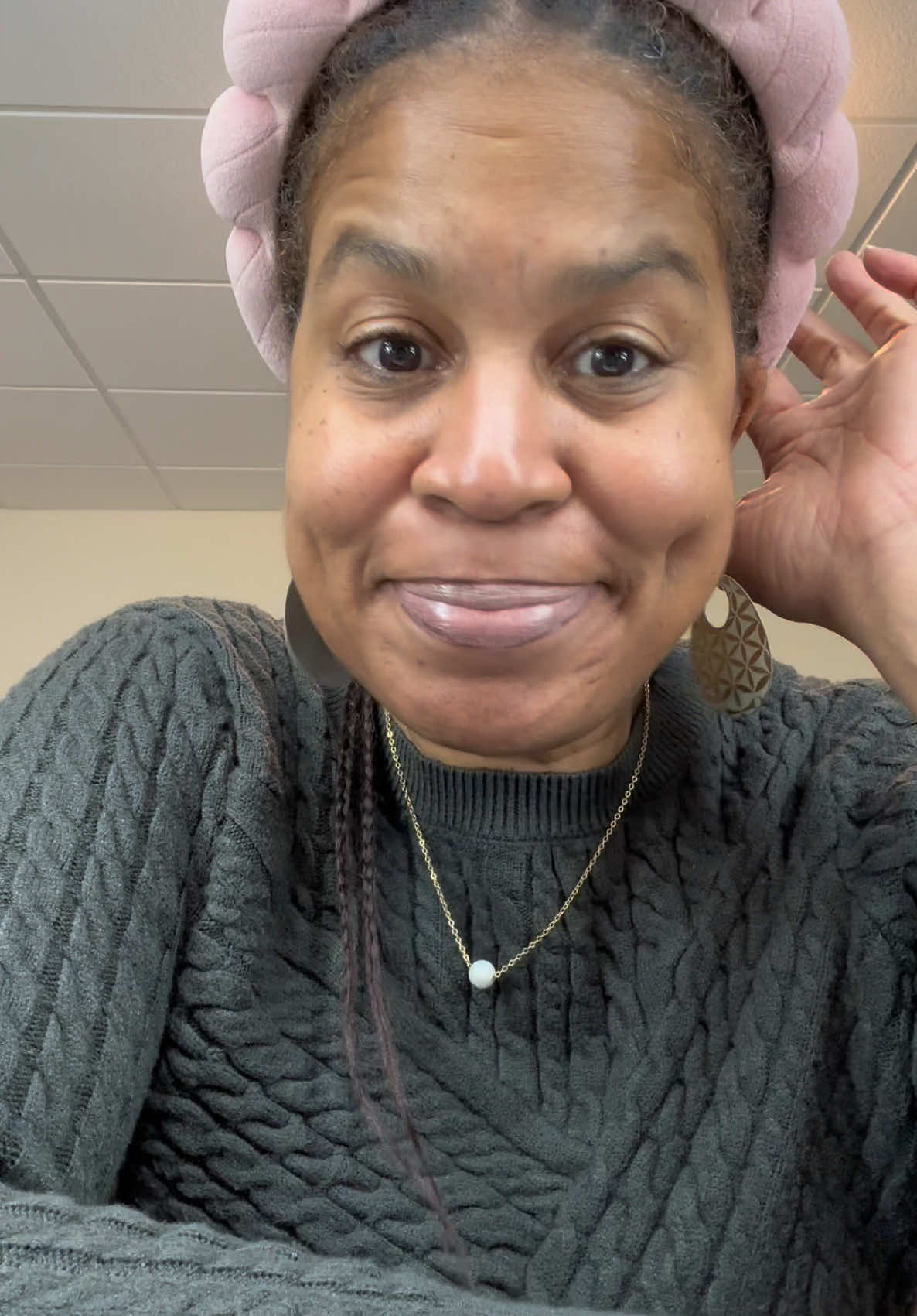 Nude lip fail 😳 Not everything is perfect on social media- including when you experiment with makeup. Failure is part of the learning process. It can be humbling but you can take that experience and grow from it. I thought you might enjoy seeing this part of my learning process. I was definitely moving out of my comfort zone which was a plus. However the end result was not an A+.  #nudelips #GRWM #nomakeupmakeup #nudelipstick #fail #Makeup 