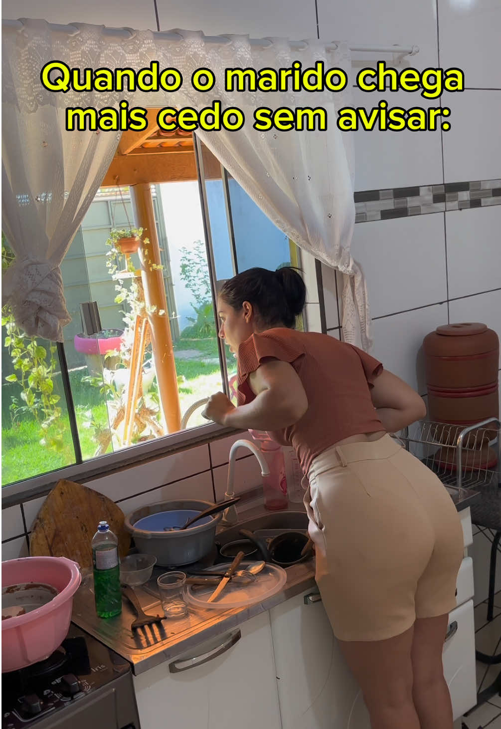 QUANDO O MARIDO CHEGA MAIS CEDO SEM AVISAR🤡 . #CleanTok #asmrcleaning #asmrsounds #cleaning #faxina #limpeza #donadecasa #cleaningmotivation