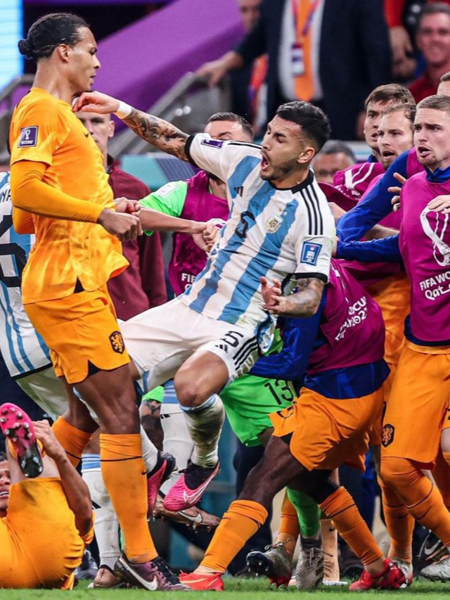 PAREDES le PEGA un PELOTAZO al BANCO de PAÍSES BAJOS y EXPLOTA una ÉPICA BATALLA CAMPAL entre ARGENTINOS y NEERLANDECES/ Pelea de Argentina y Países Bajos/ Messi vs Van Gaal/ TOPO GIGIO/ Andá pa allá bobo/ #messivsmbappe🌟🌟🌟👏👏💯💯😁😁😁 #argentinavsaustraliaedit #messivsvangaal #mejoresgoles #tandadepenaltis #japoneliminadodelmundial2022 #finaldelmundial2022 #worldcupqatar2022 #lautaromartinez🇦🇷 #qatarworldcup32 #topogigio182 #messifansclubkerala #messifansworldwide #losingleses #mundialesdefutbol2022 #vangaalenscheesefarm #messifanss #elmundialdeqatar2022 #mundial2022 #jugadaspolemicas😏🥲 #argentinavspaisesbajos #messienojado #peleafutbolera👊🏻😂