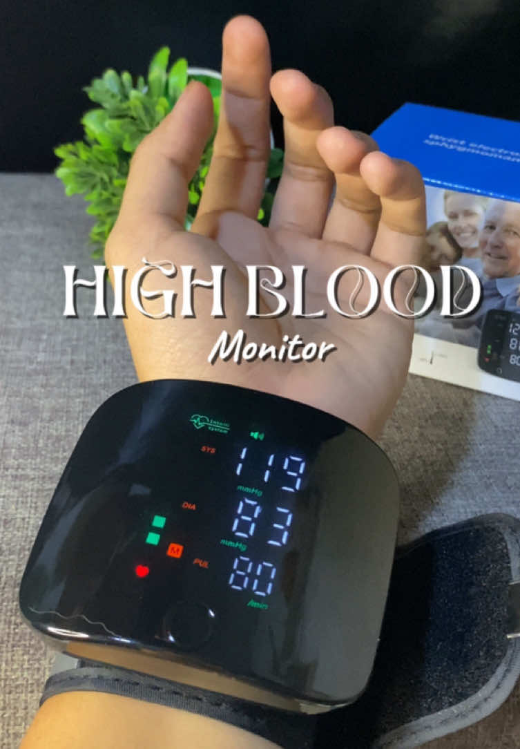 napakadali lang gamitin , wala ng madaming gagawin, dapat meron ka nito kung nay kasama ka na may high blood #highbloodpressure #highbloodpressuremonitor #digitalhighbloodpressuremonitor #wristelectronicsphygmomanometer 
