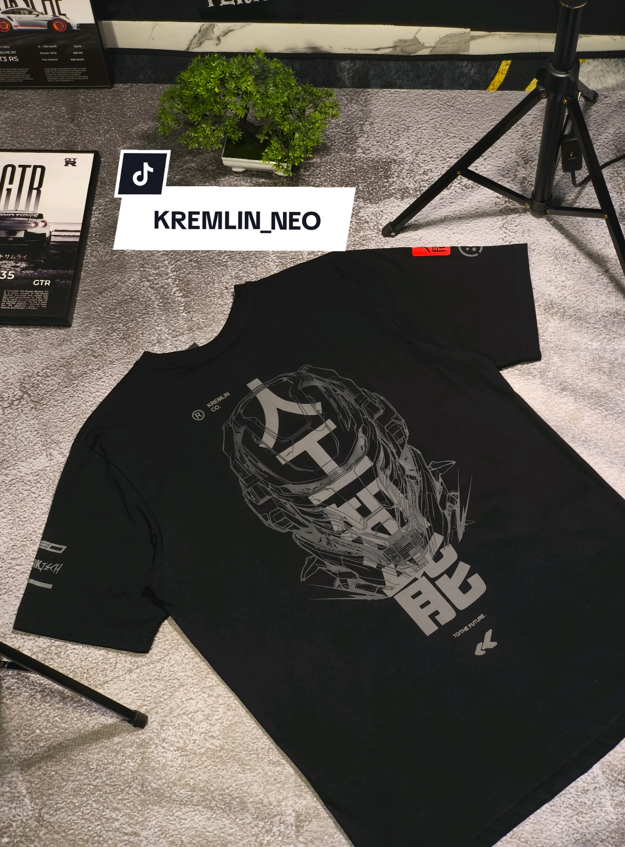 Behh cakep sih ini, dilihat model depan belakang cakep #kaos #tshirt #kaospria #kaoskeren #outfit #kremlin #wibgajian 