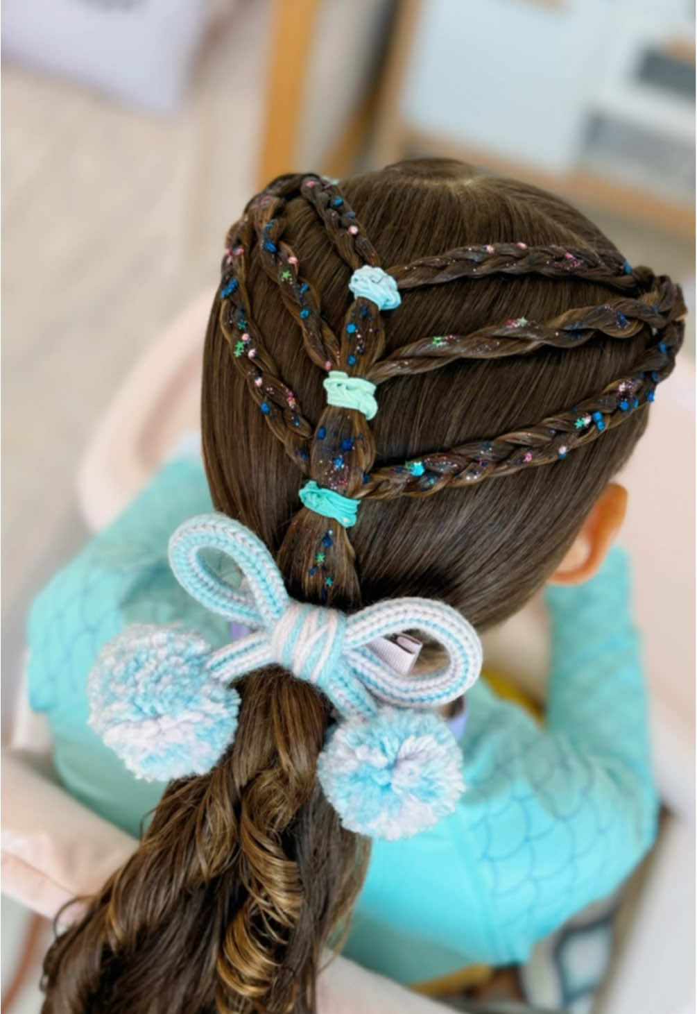 Penteado infantil fácil e fofo! 🥰 Compartilha e salva essa inspiração linda 🩵 #penteadoinfantil #penteadosfaceis #peinados #peinadosfaciles #haircut 