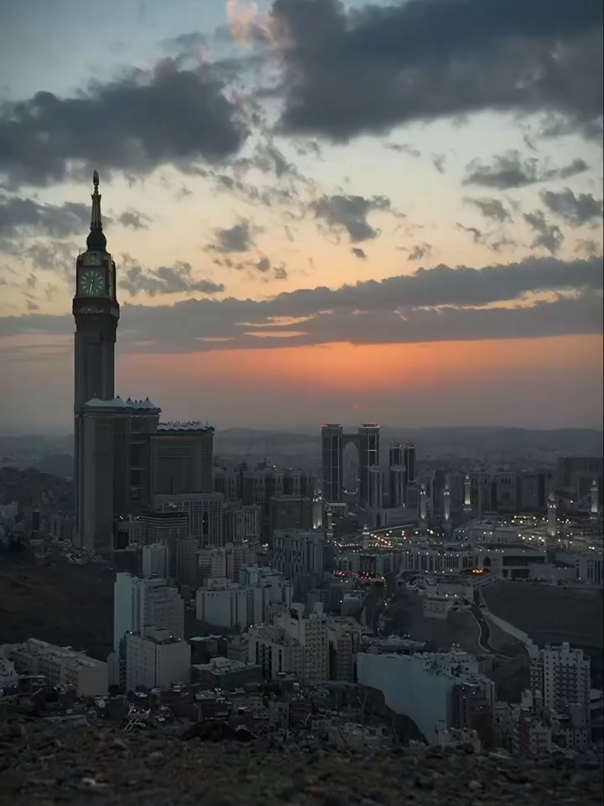 صلاة الفجر لا يدركها إلا قلببب أحبه الله و أحب  لقائه ، اللهم جعلنا من أهل الفجر  دائما و أبداً#يارب❤️ #foryou #foryoupage #fypシ 