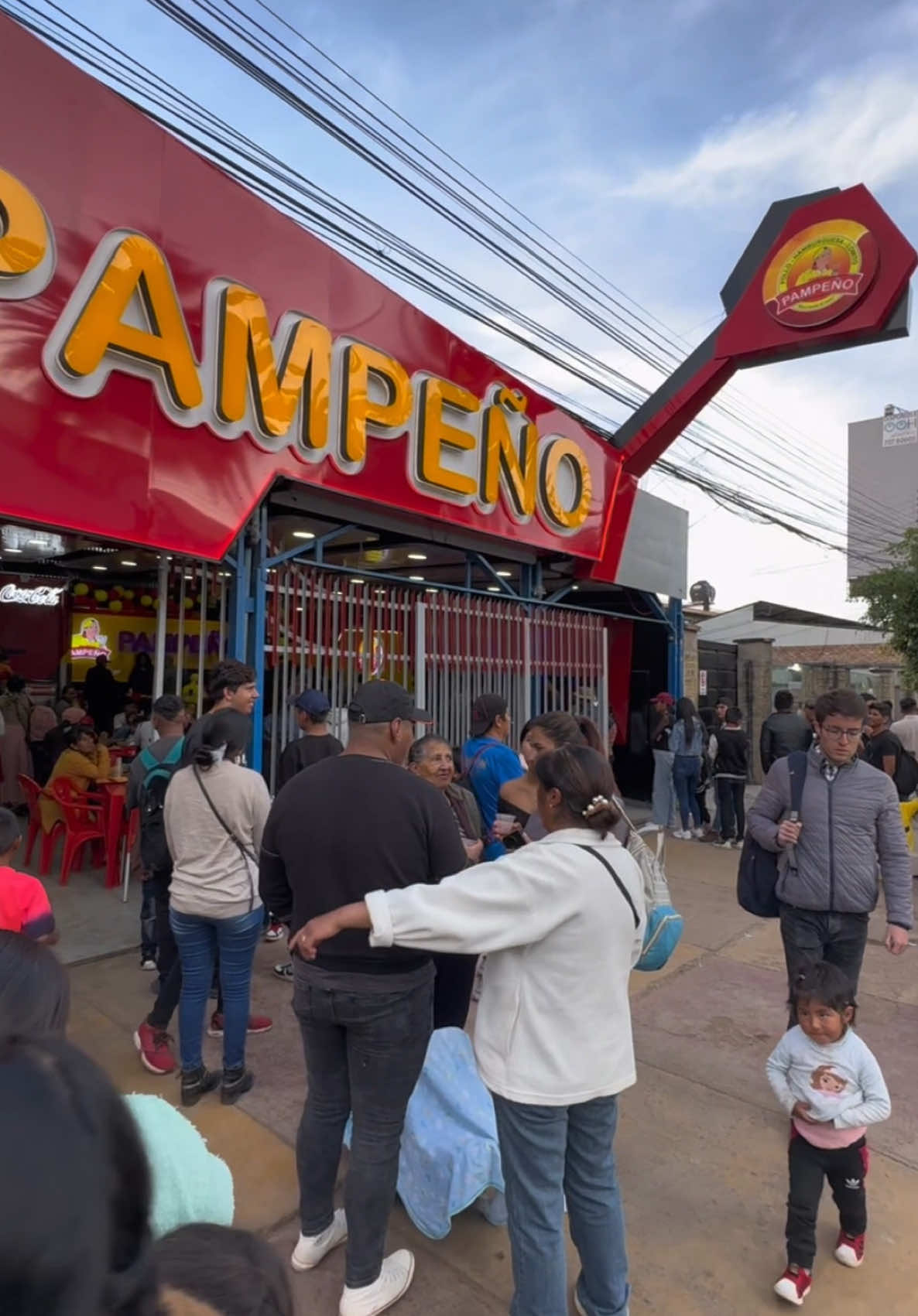 Valdrá la pena probar los pollos pampeño en Cochabamba #pollospampeño #pampeño #pampeñoburger #cochabamba #cocha #cochabamba_bolivia🇧🇴 #bolivia 