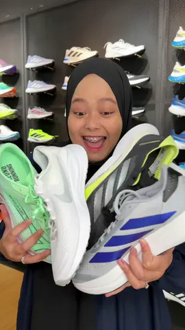 YANG LAGI CARI SEPATU OLAHRAGA DI PURWOKERTO WAJIB MERAPAT 🤩👍 Tag temen kamu yang mau diajakin kesini guys 🙋‍♀️ soalnya ada DISKON UP TO 50% all produk di OPENINGNYA @Flashupstore.id guys Selain itu ada UNDIAN BERHADIAN SEPEDA MOTOR LISTRIK juga 🤩 * Periode Promo Selama Bulan Februari yaah  Produk disini di jamin ORIGINAL 100% ‼️  Tersedia SEPATU RUNNING mulai dari brand lokal sampai internasional, Jersey Running & Aksesoris Running 😃 selain itu ada sepatu bola & futsal juga! Cuss agendakan belanja kebutuhan olahraga kamu di @flashupstore.id_ 🥳 📍 Jl. Masjid, Sokanegara (dari masjid alun alun ke arah utara) #purwokerto #sepatupurwokerto #Running #runners 