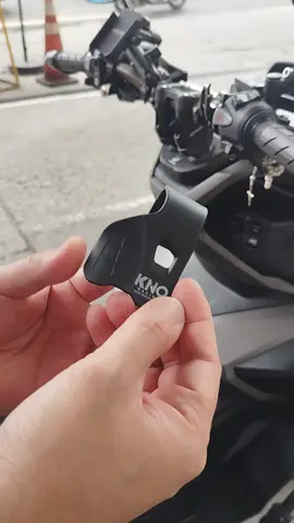 MOTORCYCLE THROTTLE BOOSTER THROTTLE ASSIST RIGHT SIDE HANDLE GRIP PLUG N PLAY UNIVERSAL #motorcycle #universal #adv160 #advaccessories #throttletherapy #throttle #tiktokshop #affliatemarketing #affiliate #fyp #foryou #foryoupage #fyppppppppppppppppppppppp 