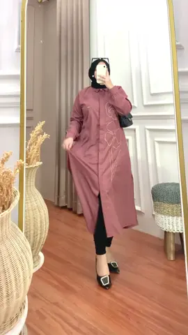 Ready warna baru halwa. edisi bordir bunga. langsung cus CO in kak.  #longtunik #bajulebaran #longtunikpremium 