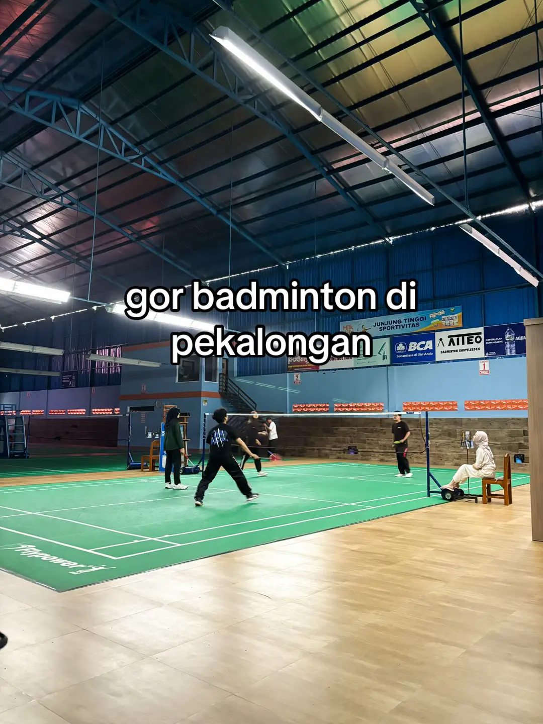 girls therapy time 🏸🫶🏻🫶🏻 📍gor unggul jaya, buaran, pekalongan #batminton #pekalongan #pekalongan24jam #fyp #fyp #ungguljaya 
