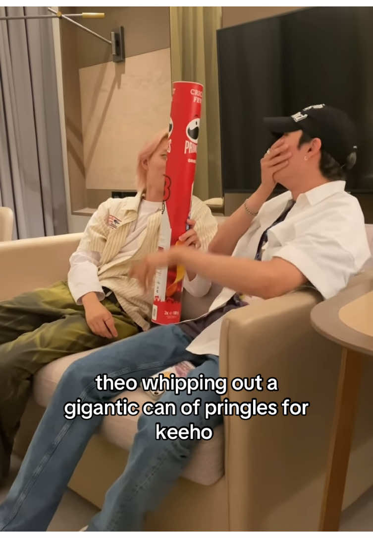 keeho’s delayed reaction is taking me out #theop1harmony #p1harmonytheo #keeho #yoonkeeho #p1harmony #p1h #piwon #p1ece #p1ecefyp
