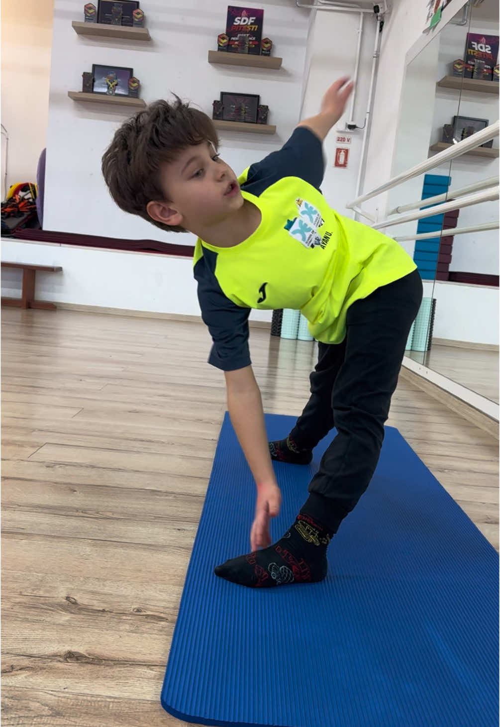 #babygym #deschoolofgymnastics #degimnastica #gymnastics #pitesti #bucuresti #aerobicgymnastics #rehearsal #gimnastica #learning 