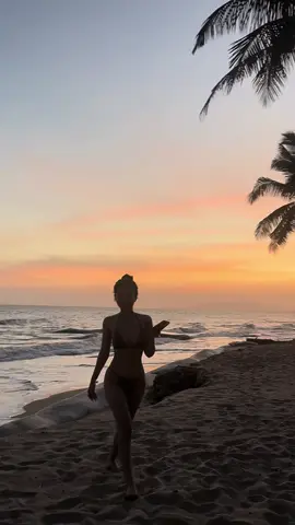 Em đã giấu đời chuyện a tệ bạc… đem ra biển khơi kể tôm cá nghe 🙃