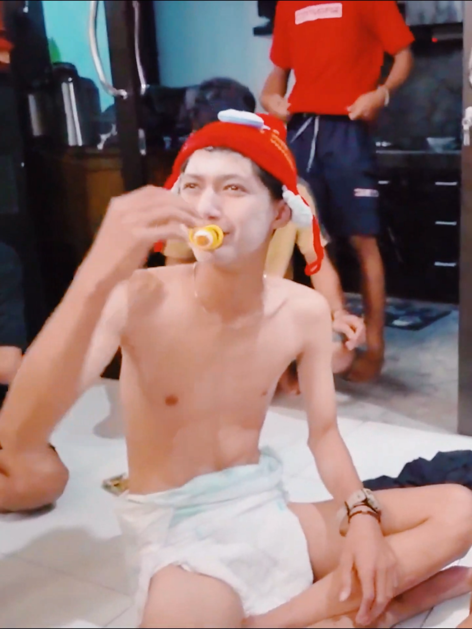 😂 Ngakak Sampai Bengek! Faisal Kusumawara Malah Jadi Bayi Lagi, Mas Ado dan Mas Nemo GWSM Malah Nambahin! 🍼🤣 Kelakuan mereka kali ini benar-benar bikin perut kram, ada-ada aja! #garudawisnusatriamuda #enthulgwsm #enthul #gwsm #barongan #dikejarbarongan #mewing #anjay #kusumawaraofficial #faisalkusumawara #pipinkusumawara #najibkusumawara #masadogwsm #nemogwsm #boygwsm