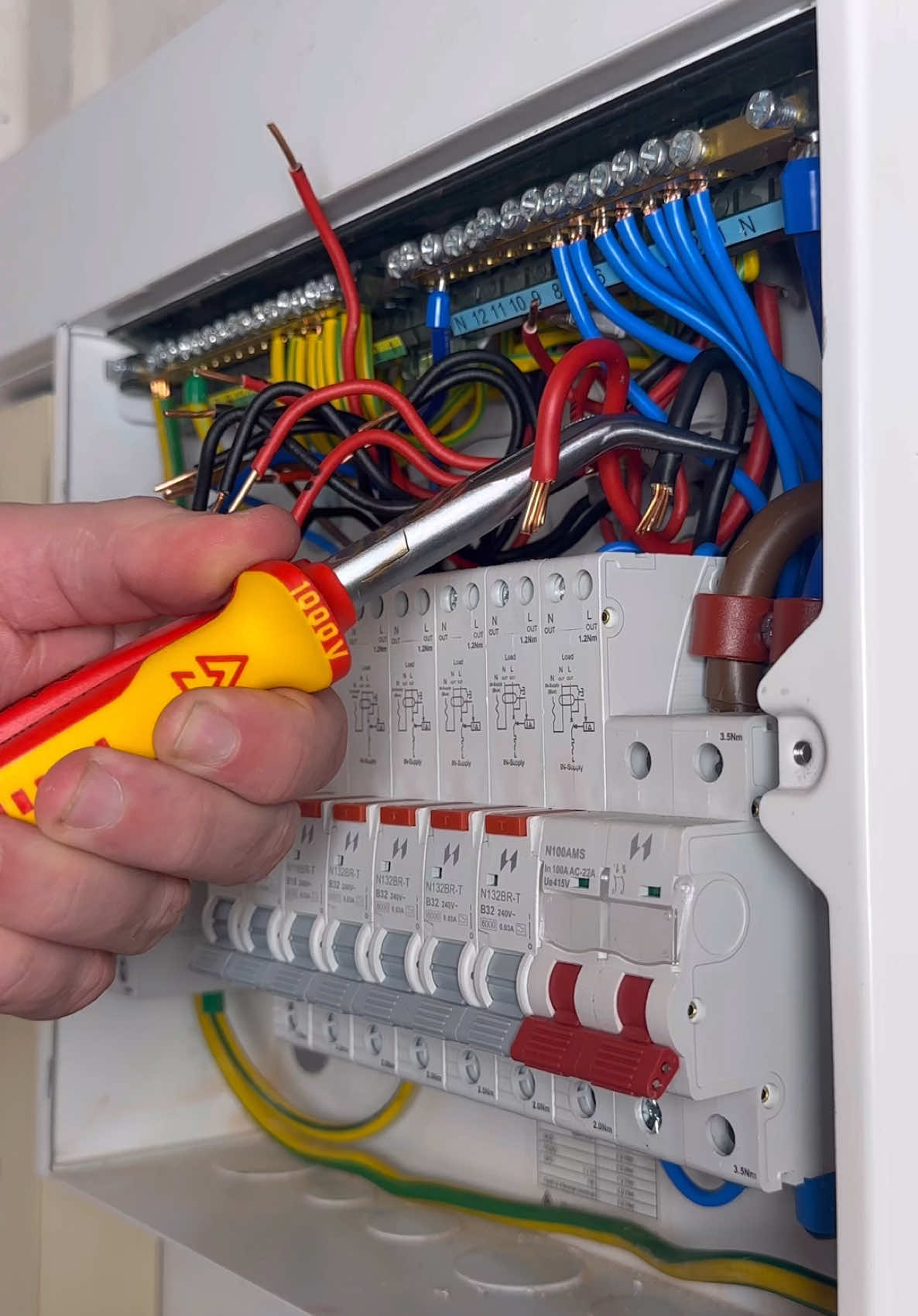 Consumer unit upgrade #electrician #tools #asmr @knipex_uk 
