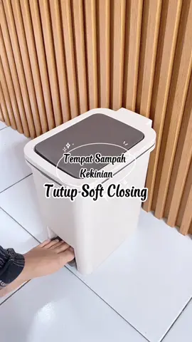 Rekomendasi tempat sampah estetik tutup soft closing 😍 Wajib banget punya nih pilihan warnanya banyak, cek keranjang kuning ya ! #review #homeliving #tempatsampah #dejavu #foryou #viraltiktok @Dejavu Official Shop 