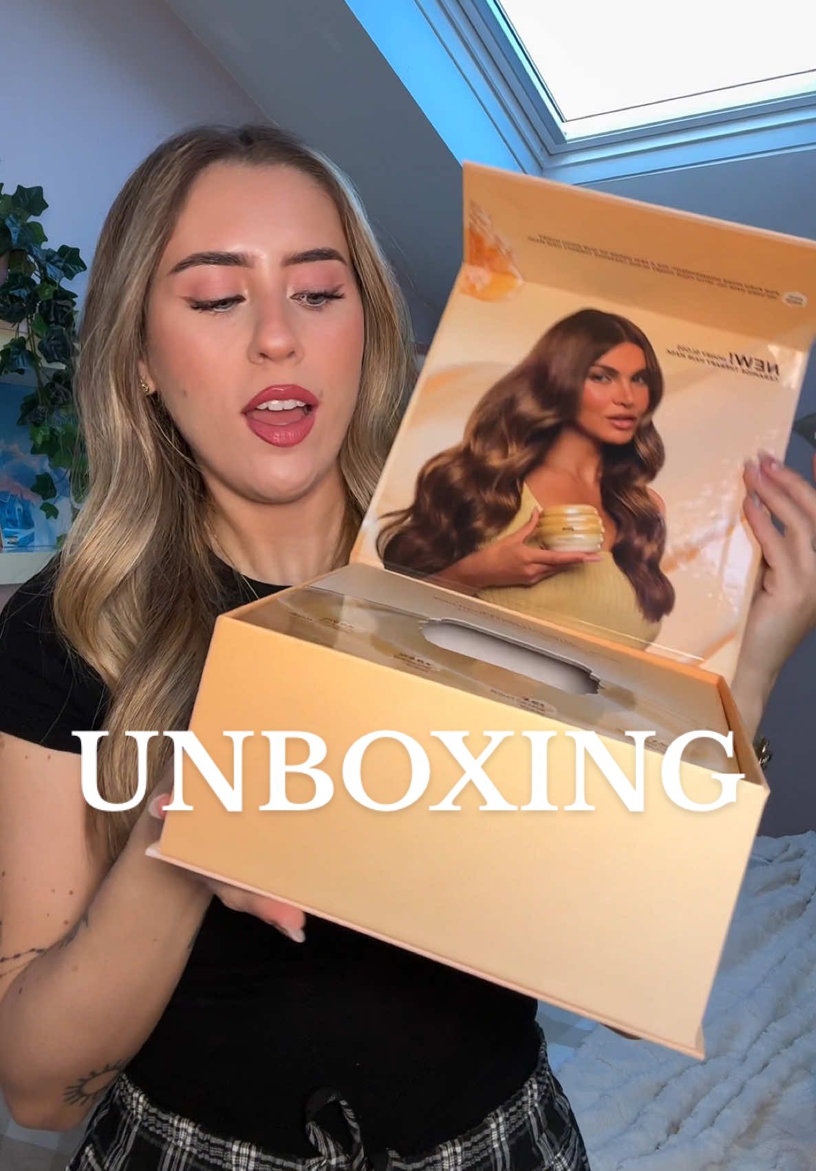 mega unboxing delle novità da parte dei brand 📦✨ gifted by: @Fenty Hair @Caudalie @Gisou @BURGA @rimmellondon @Maybelline NY @YesStyle @skinfood_global @Pixi Beauty @tarte cosmetics  #unboxing #regalo #fy #foryou #beauty #makeup #fentyhair #novita #perte #gisou #skincare 