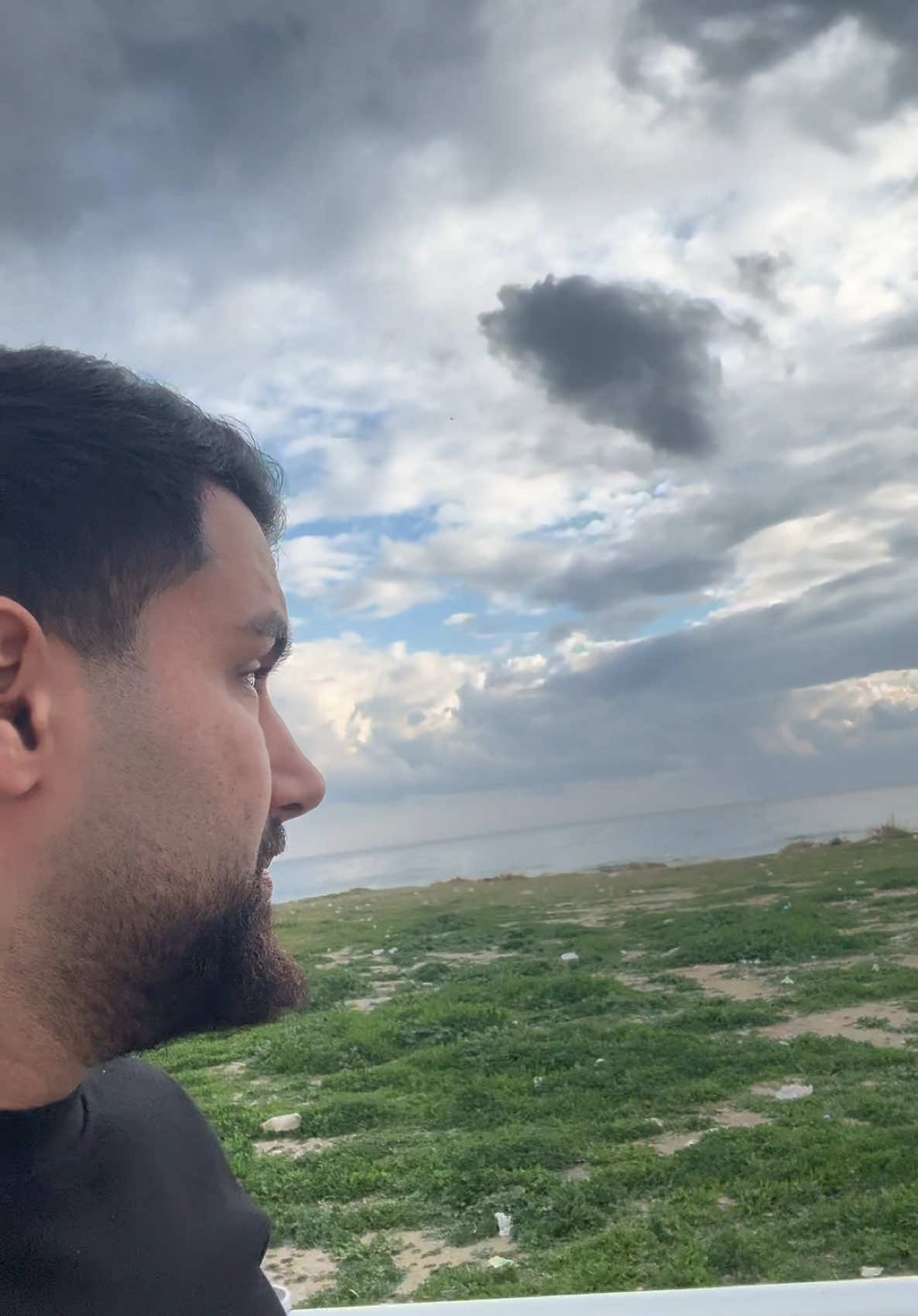 وعم بغرق…#hassan_fneich #حسن_فنيش 