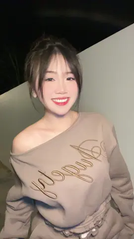 ăn tết có 3 ngày mà bụng cỡ đó ☹️