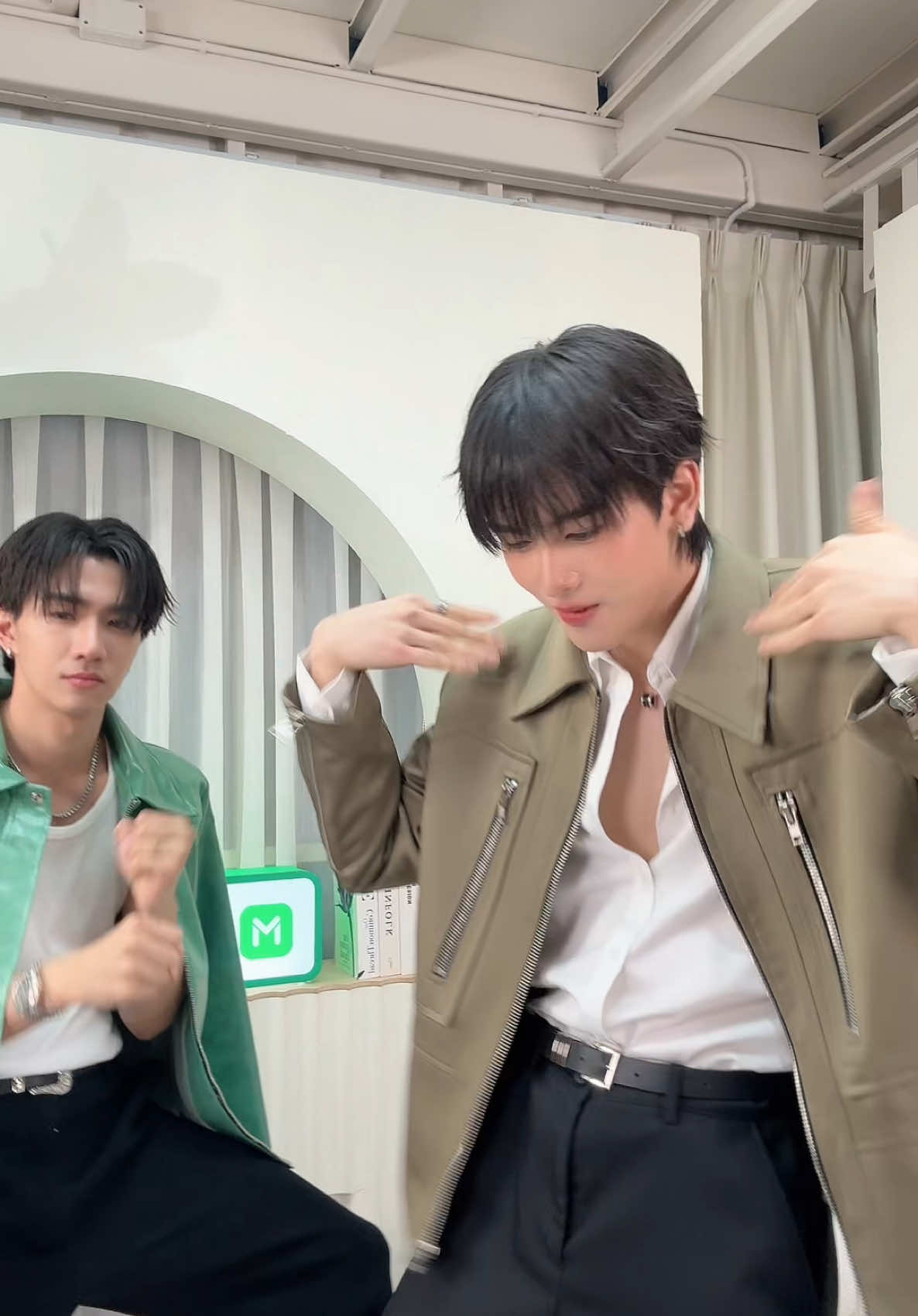 ใครอยากเป็นเศรษฐีต้องสั่งไลน์แมน 💚#LINEMANONLYxPERTHSANTA @PERTHPPE 