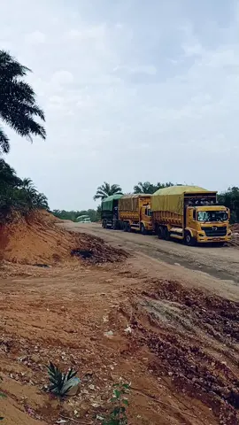 Hampir nak buat KTP di bukit peranginan 🥹💪#fyp #hjgroupsengeti #truckbatubarajambi #hino500modifikasi #truckmodifikasi #jambipride🏴‍☠️ 