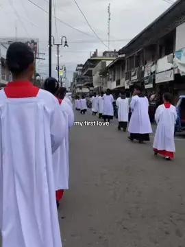 My first love is God! best decision ever🥹🙌 #altarserver #fyp #ilagandiocese #isabela #catholic #sakristan #firstlove #trend #prayingg 