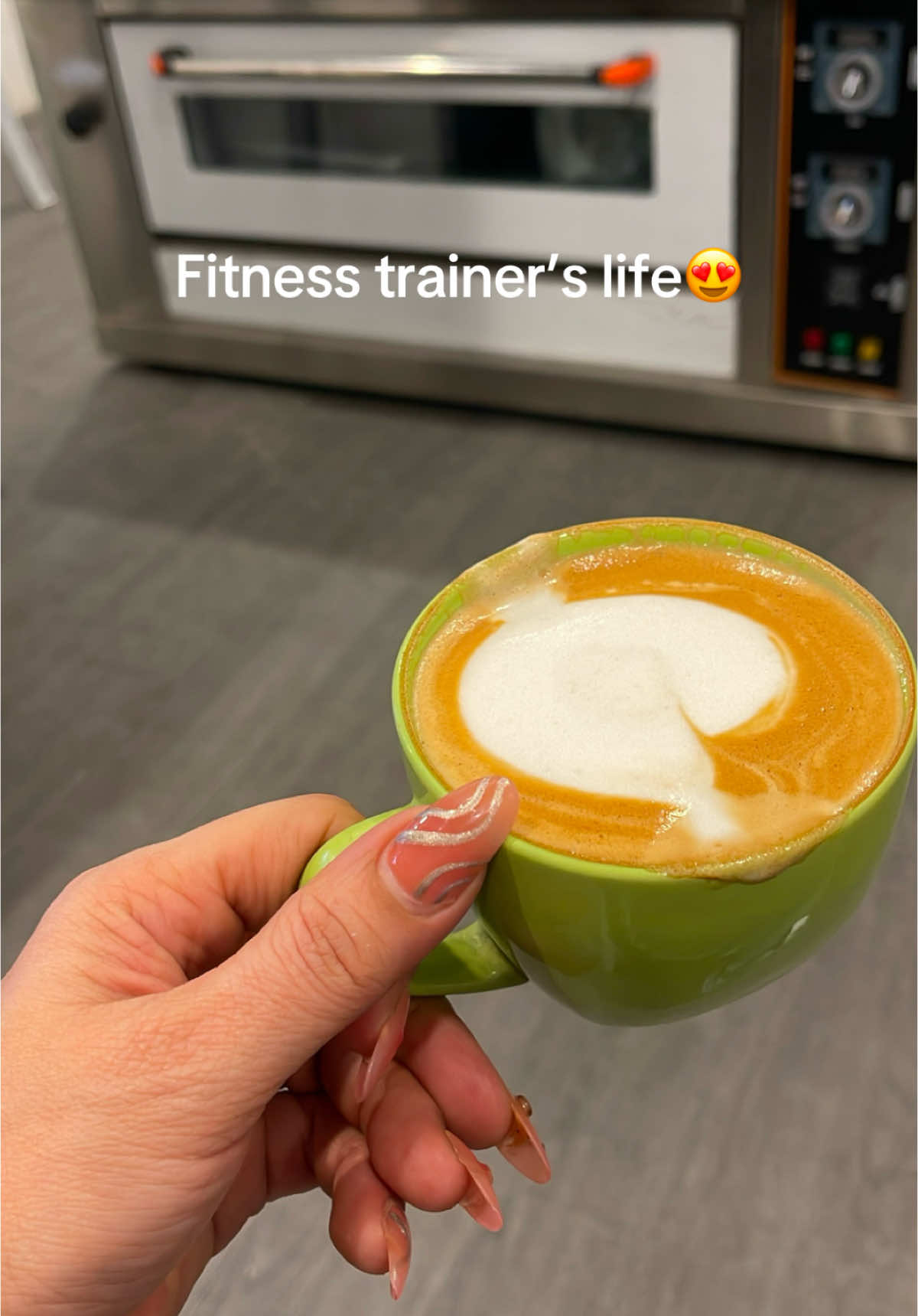 Everyday grind, protein drink with creatine gummies💪😍#fyp #fitnesstrainer #gymrat #GymLife 