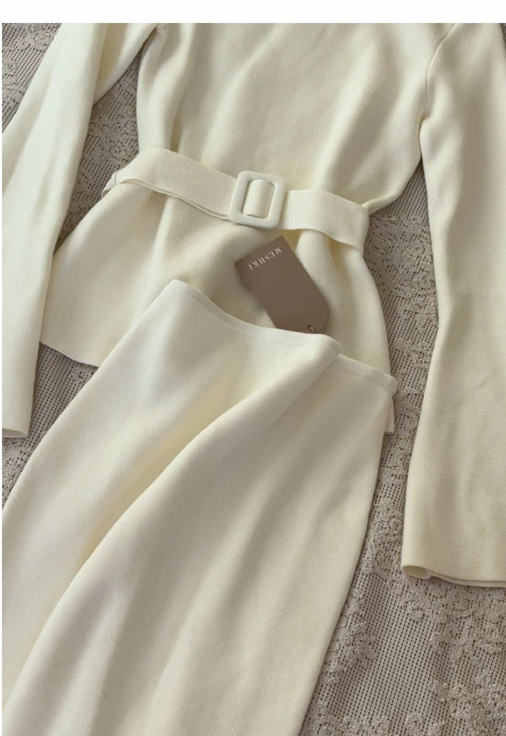 this set from Meshki😍😍  @Meshki #outfitideas #twopiece #modestfashion #modestoutfits #norway #caucasian #dresses #chechen #style #ingush #foryou #polene #elegantoutfit 