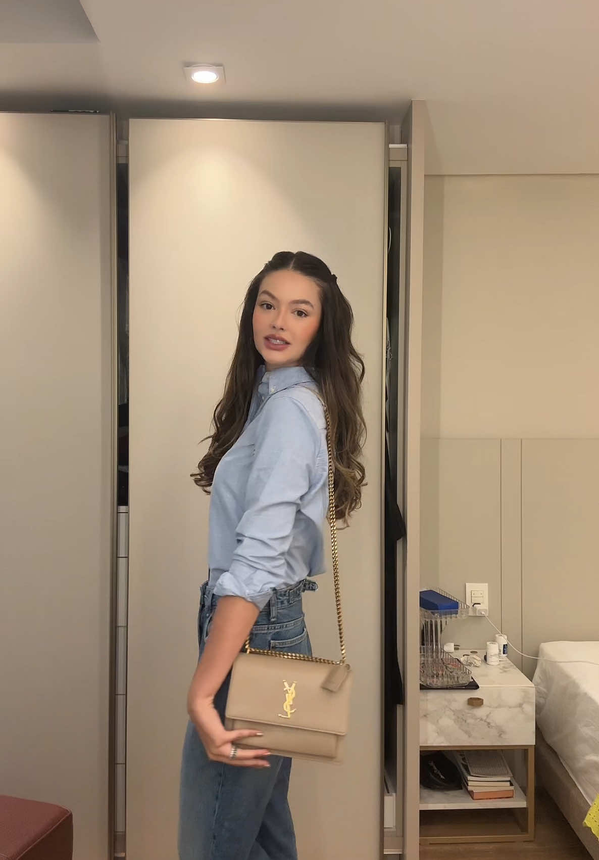 mais um dia, mais um look 🩷  #fyp #medica #grwm 