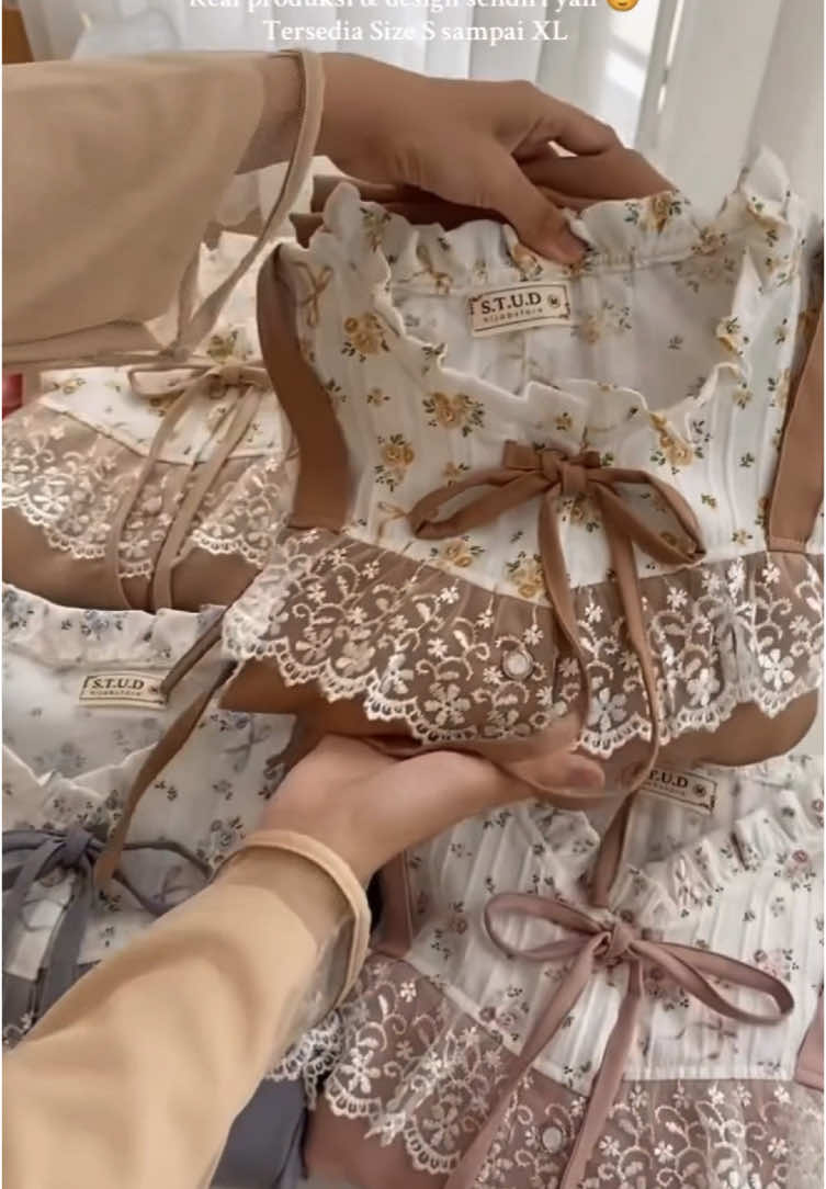 Dress floralnya gemes bgt 💕, l!nk d! B!o no 26 🦋#ootdhijab #ootdhijabstyle #ootdfashion #outfitinspo #outfitideas #dressfloral #dressoverall #dressremaja #dresskorea #ootdkoreanstyle #fypシ #fypdongggggggg #fyp 