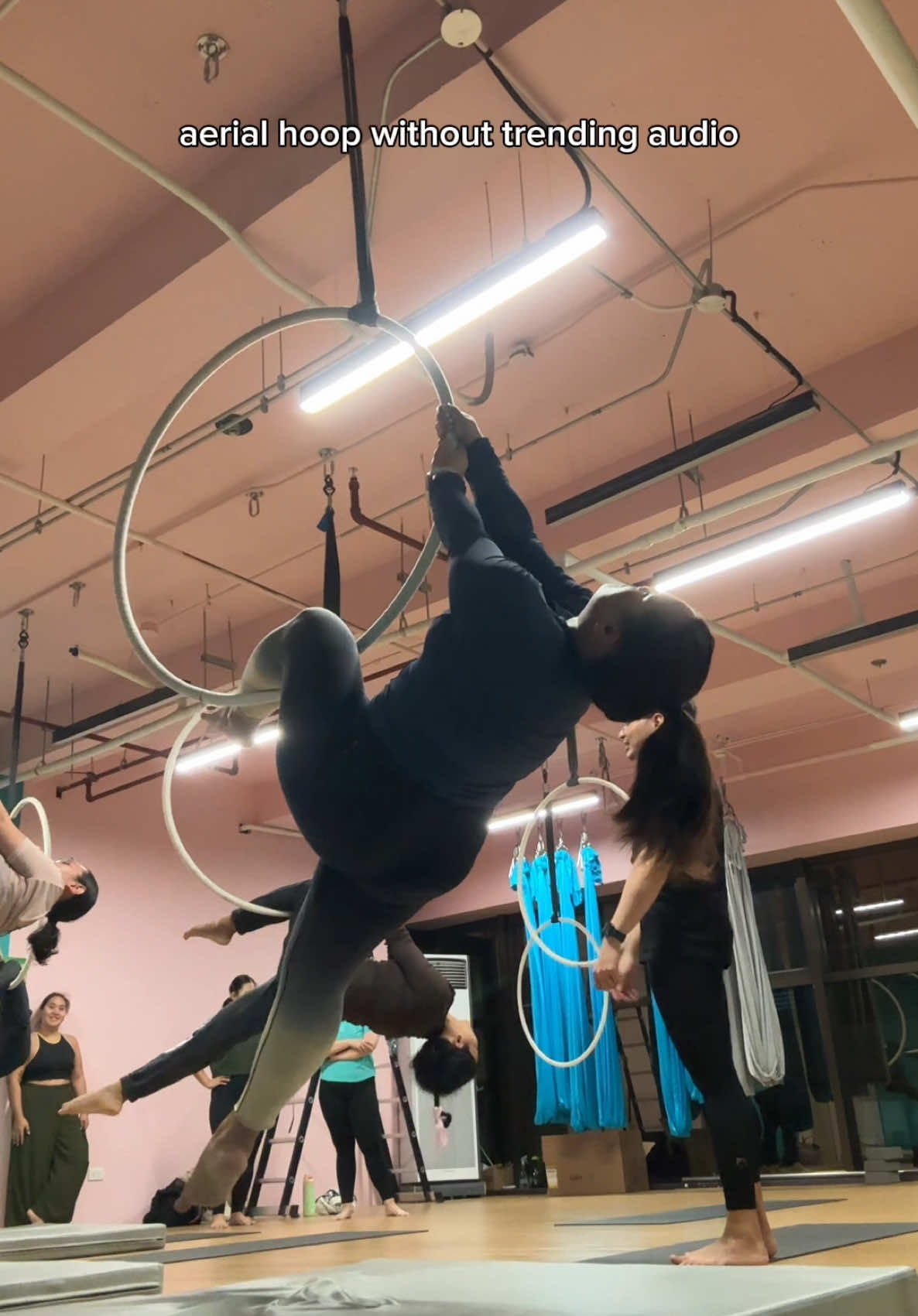 there’s always a first time — next class first timer ulit ako please ✋ #aerialhoop #workout #Fitness 