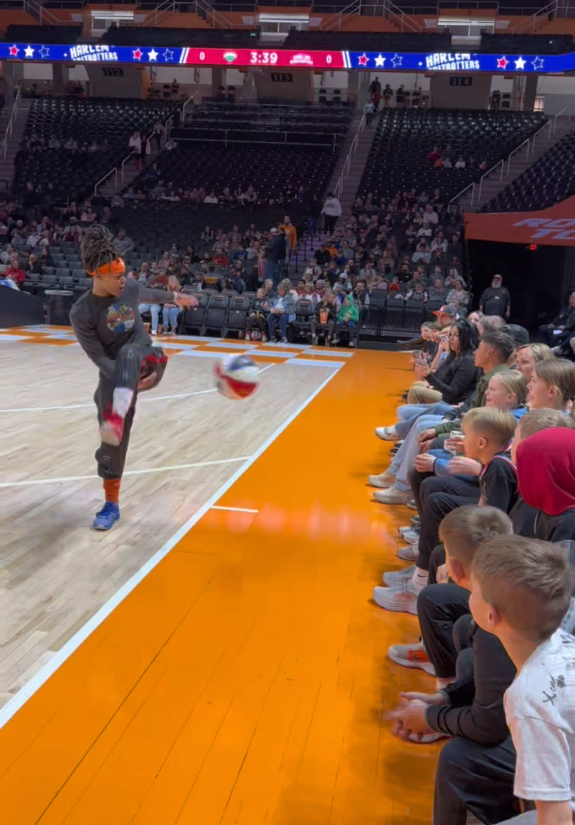 ⒼⒾⓇⓁ🅟🅞🅦🅔🅡 🧡💙🧡💙 #rockytop #tennessee #girlpowerrr #basketball #ballislife #short #live #entertainment #harlemglobetrotters #fyp #explore #explorepage #live #inspire #fun #youth #WNBA #athlete #trending #art #artist #videogames #commercial #tourlife #trickshot #blackgirlmagic #smiles 