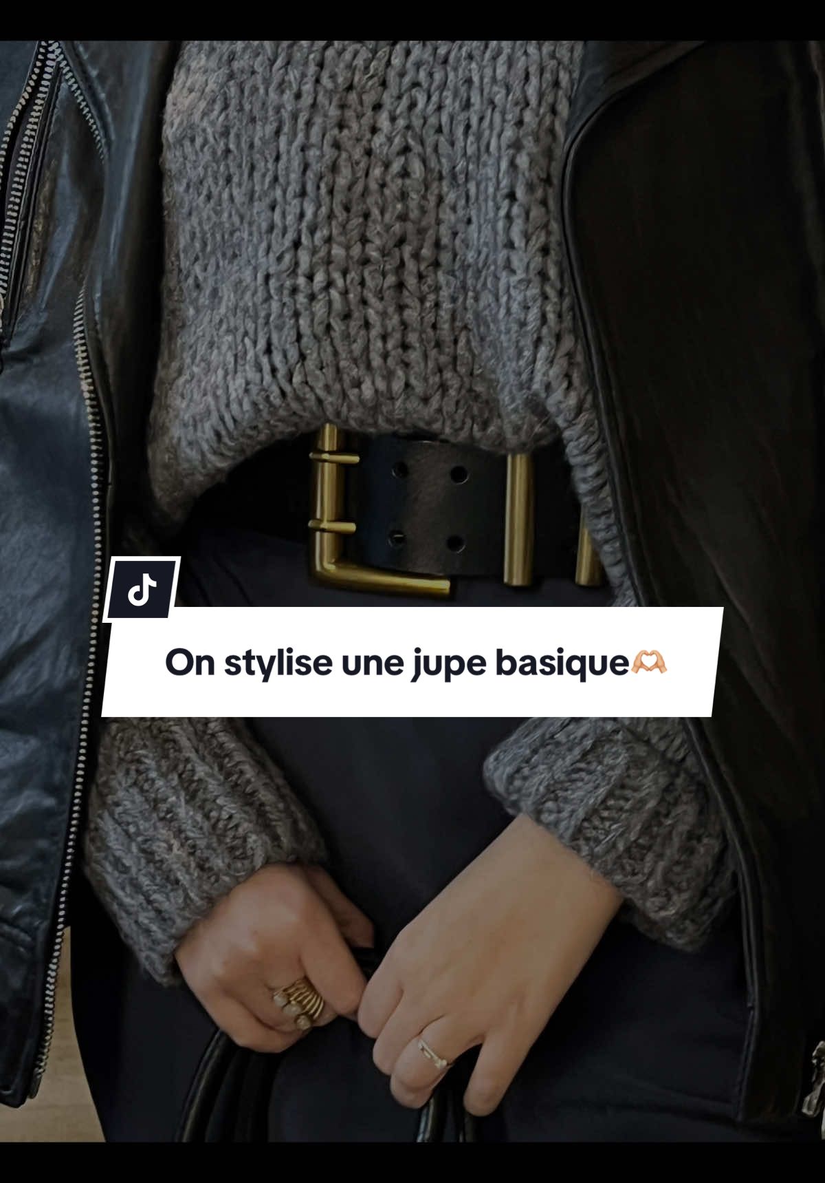 On transforme cette jupe basique en un look ultra sophistiqué, ensemble !! 🤍Validé ou pas ? 👀 #lookoftheday #look #outfit 