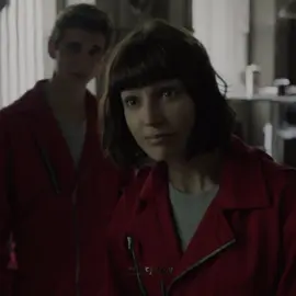 Sabe el profesor que te has saltado la primera puta regla del plan ? #tokyo #tokio #tokyolcdp #ursulacorberoedits #ursulacorbero #lacasadepapel #moneyheist #ursula #tokyoedit #lcdp #lcdpedit #streets 