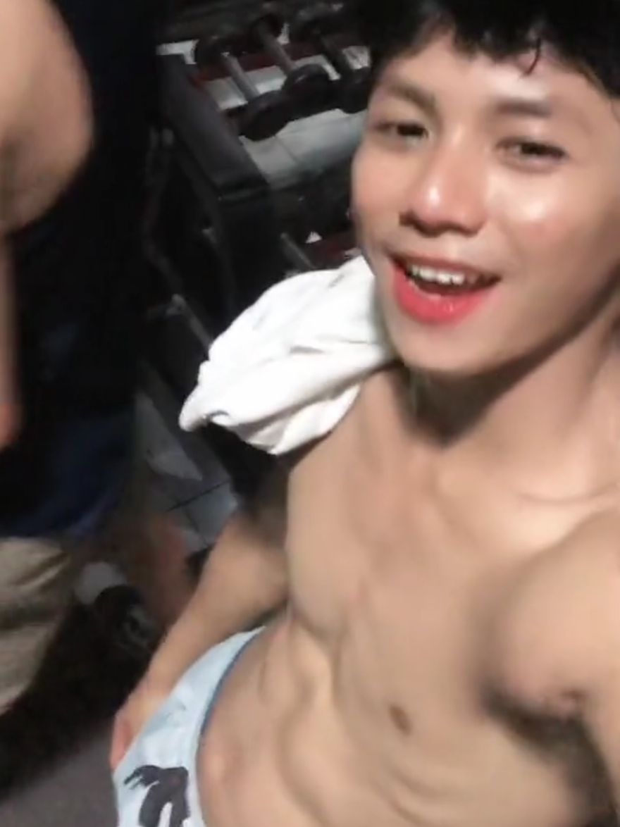 bang topik pas viral dulu 😲😲😎 #gym #workout #cogan #coganindonesia #coganrotisobek #sixpack 