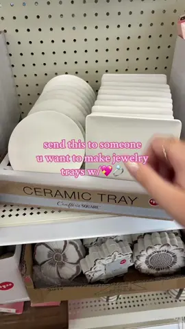 all from the dollar tree💖 #dollartree #dollartreecrafts #crafts #craftnight #girlsnight #galentinesday #galentines #galentinesparty #ValentinesDay #easy #affordable #fyp #girly #jewelry #jewelrytrays 